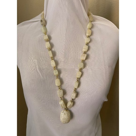 Vintage African Style Carved White Soap Stone Breaded Necklace - Picture 3 of 10